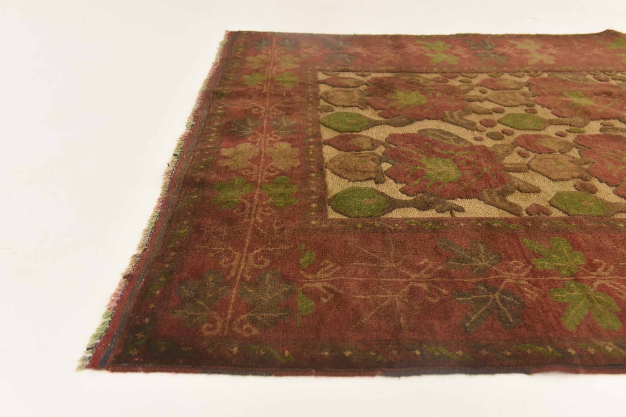 3' 11 x 5' 1 Hand Knotted Sumak Wool Rug