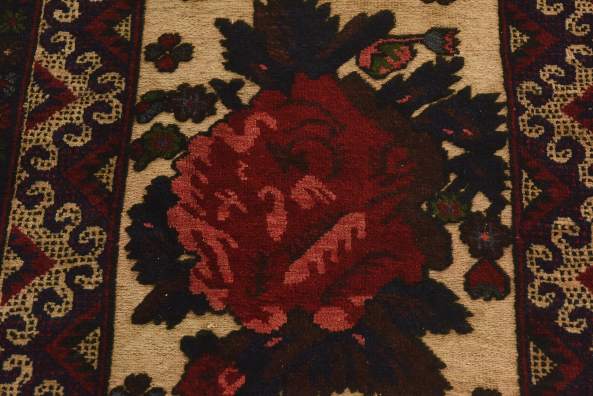 3' 10 x 6' 8 Hand Knotted Sumak Wool Rug