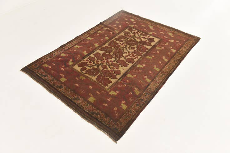 Detail image of 4' x 5' 9 Hand Knotted Sumak Wool Rug