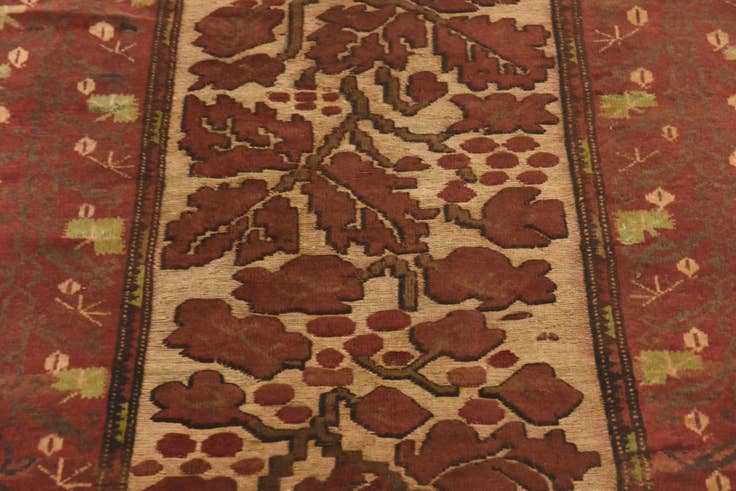 Detail image of 4' x 5' 9 Hand Knotted Sumak Wool Rug