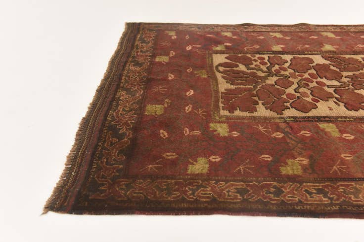 Detail image of 4' x 5' 9 Hand Knotted Sumak Wool Rug
