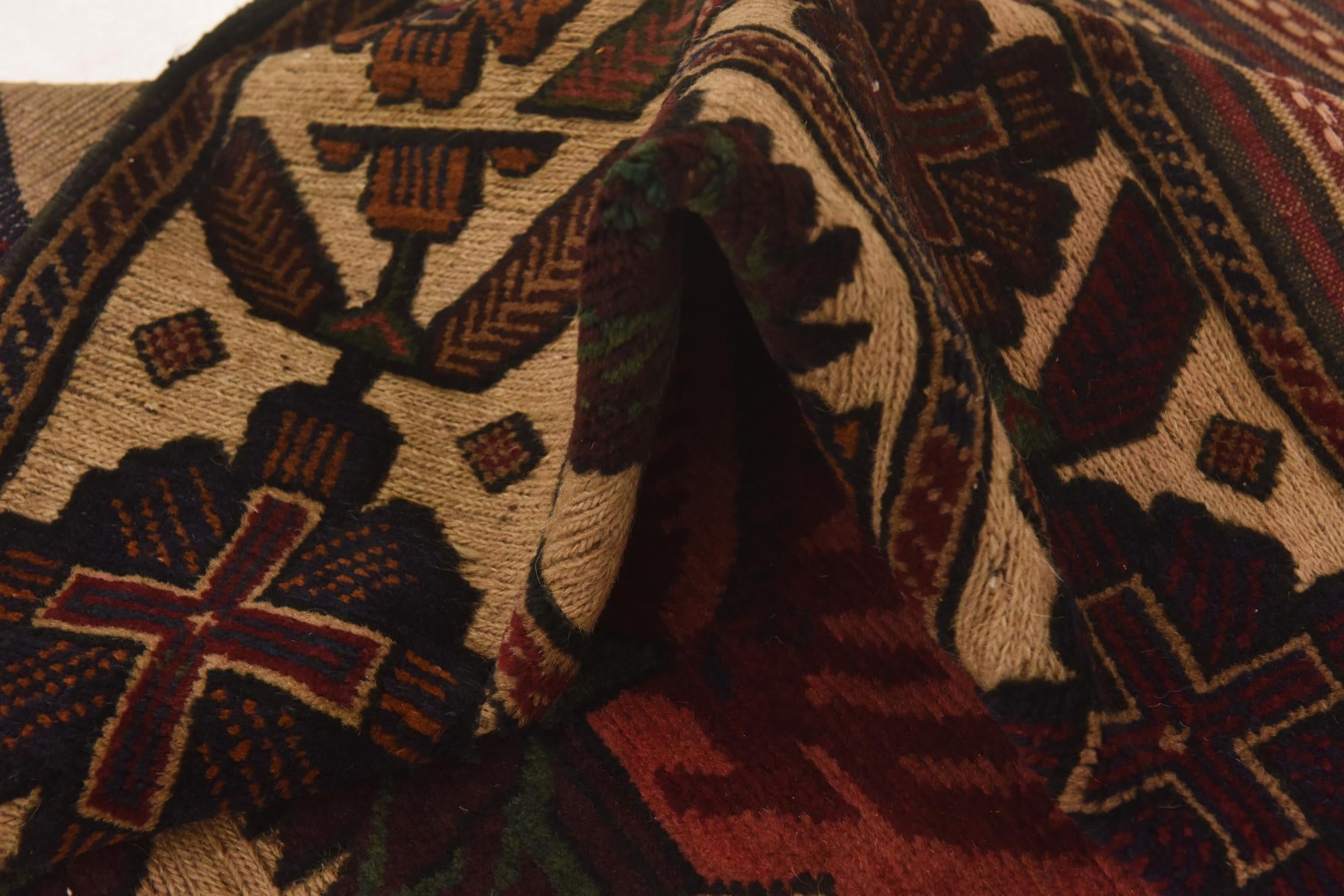 4' 6 x 6' 8 Hand Knotted Sumak Wool Rug