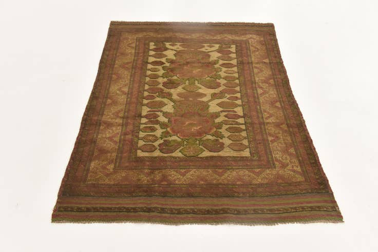 Detail image of 4' x 5' 10 Hand Knotted Sumak Wool Rug