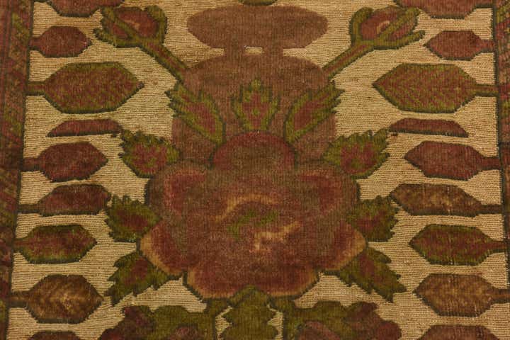 4' x 5' 10 Hand Knotted Sumak Wool Rug