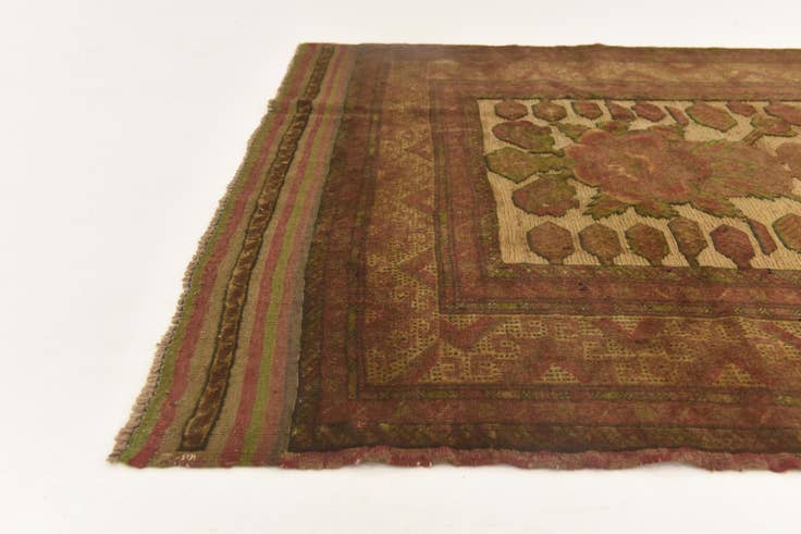 Detail image of 4' x 5' 10 Hand Knotted Sumak Wool Rug