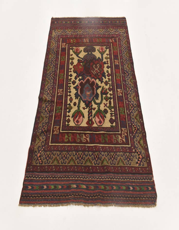 Detail image of 4' 2 x 6' Hand Knotted Sumak Wool Rug