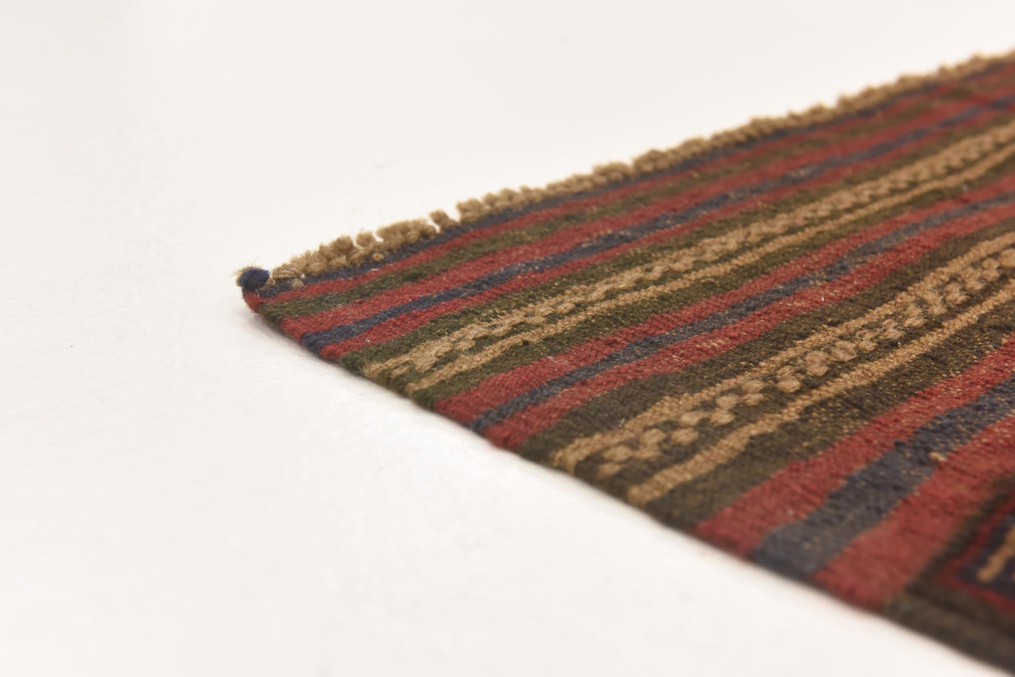 4' 4 x 6' 2 Hand Knotted Sumak Wool Rug
