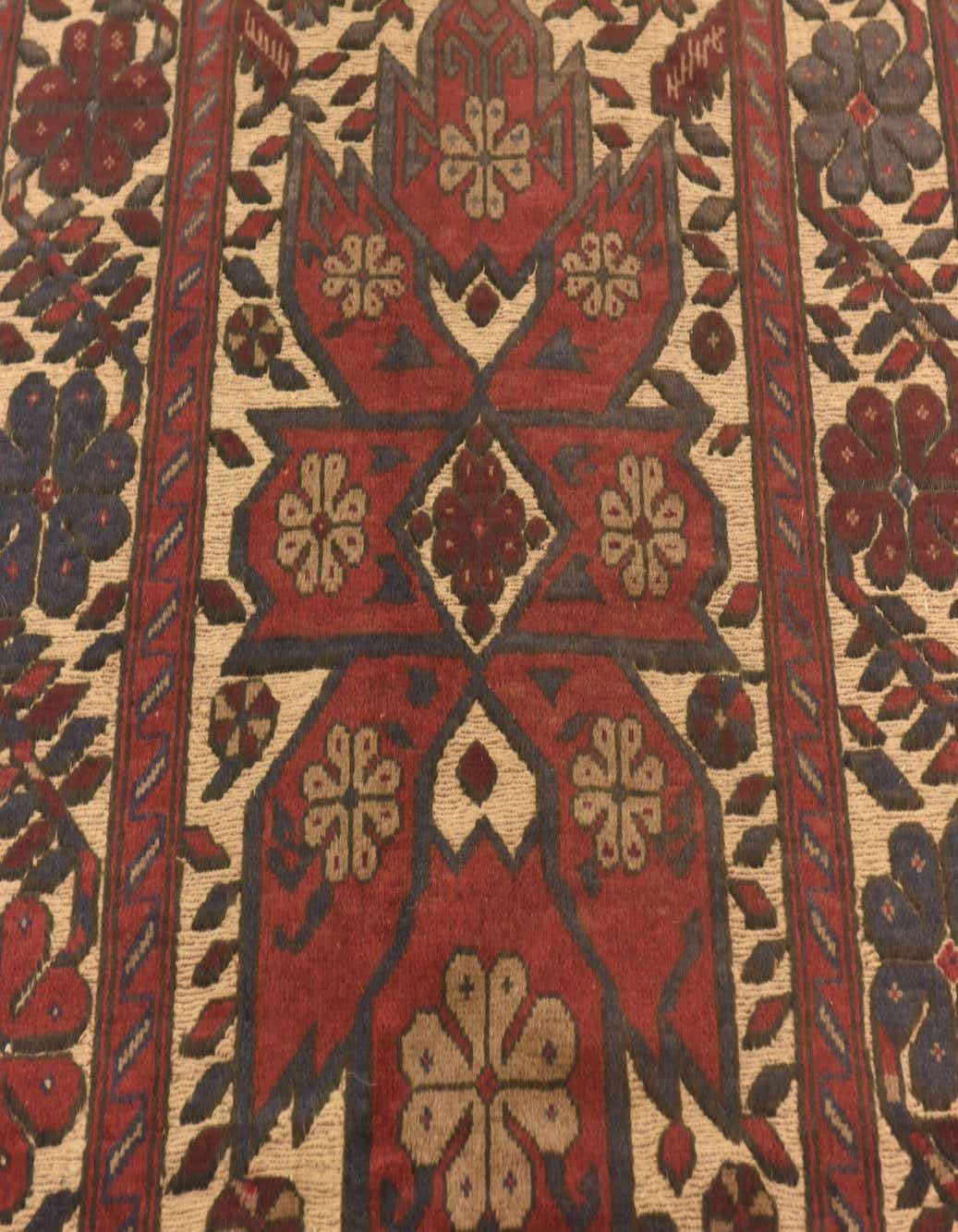Detail image of 112cm x 185cm  Hand Knotted Sumak Wool Alfombra