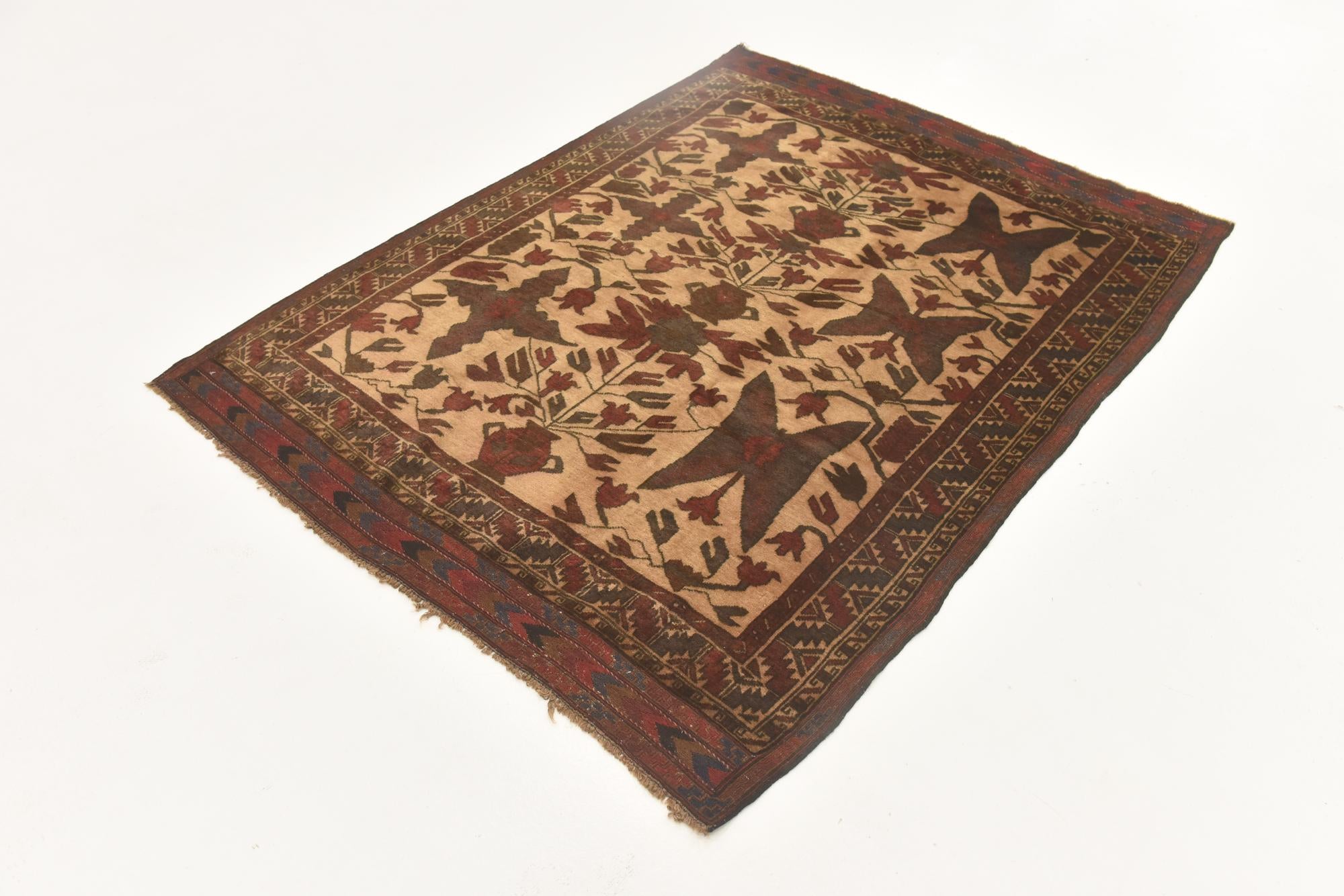 4' 5 x 6' Hand Knotted Sumak Wool Rug
