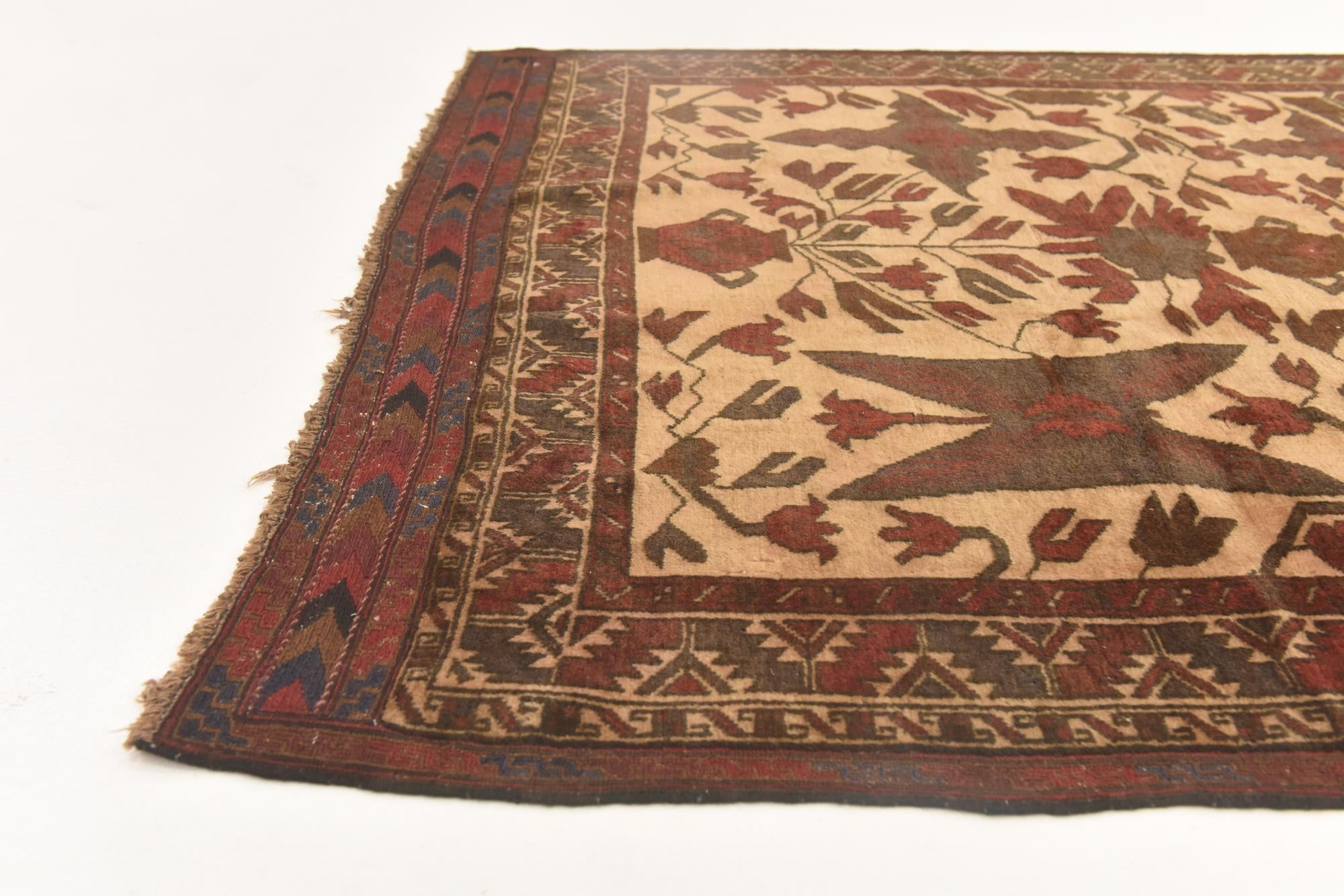 4' 5 x 6' Hand Knotted Sumak Wool Rug