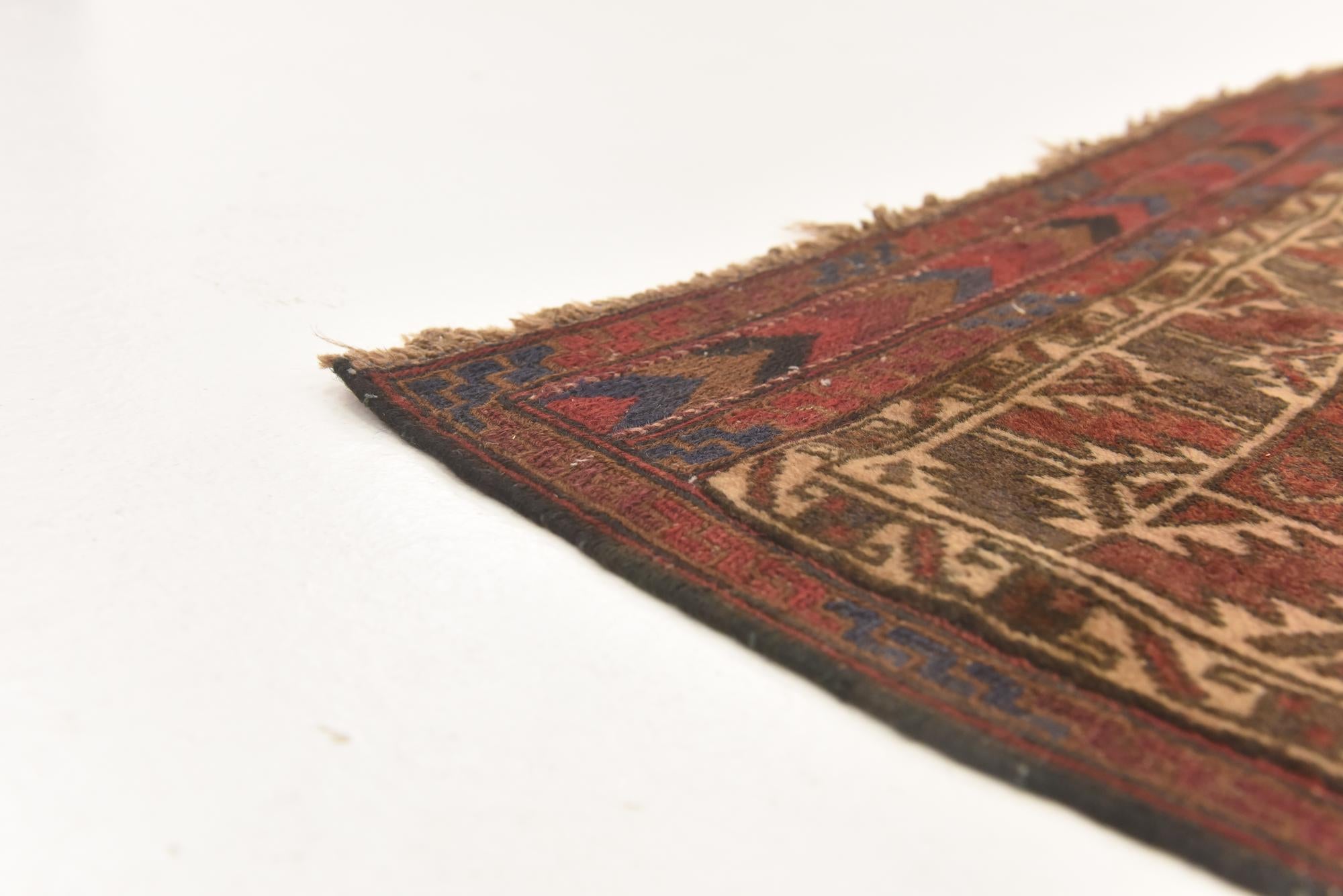4' 5 x 6' Hand Knotted Sumak Wool Rug