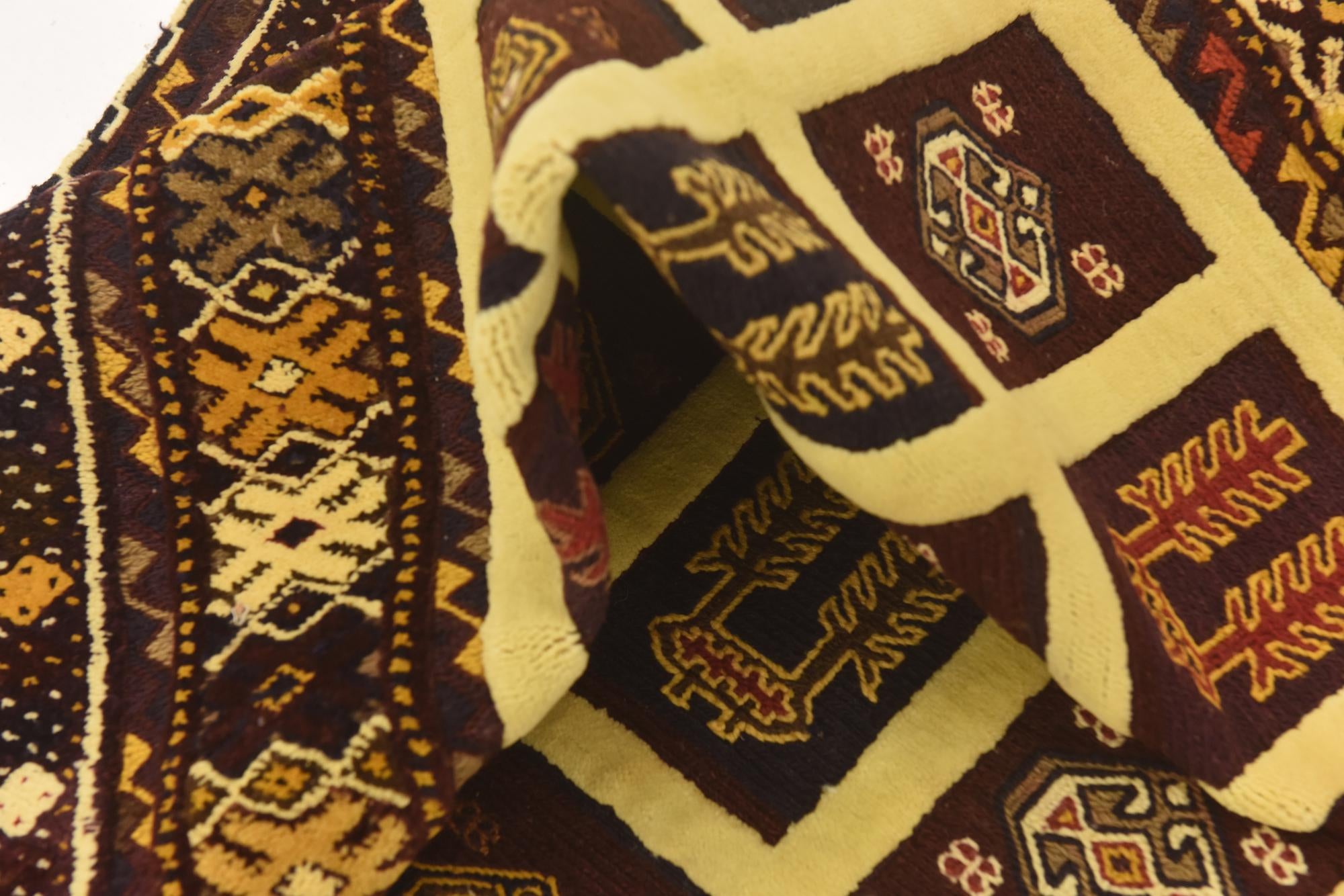 4' 6 x 6' 6 Hand Knotted Sumak Wool Rug