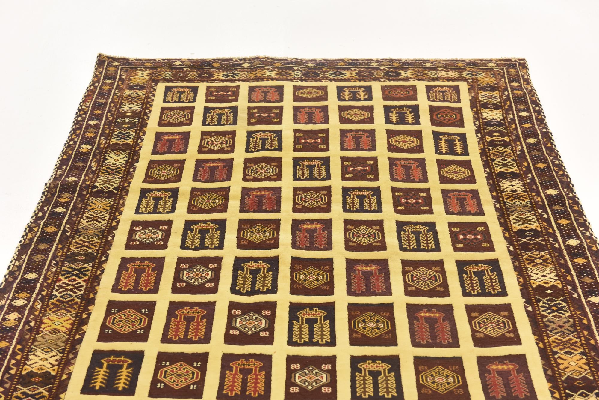 4' 6 x 6' 6 Hand Knotted Sumak Wool Rug