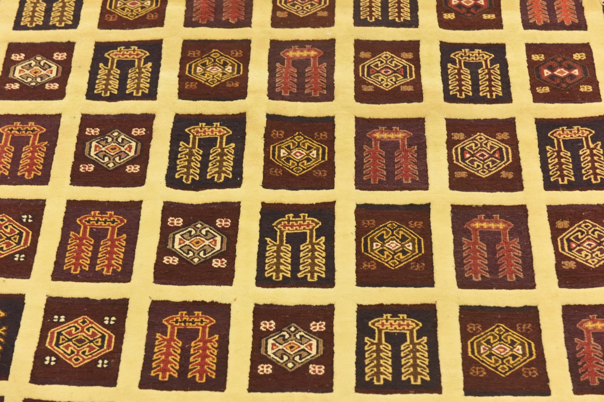 4' 6 x 6' 6 Hand Knotted Sumak Wool Rug