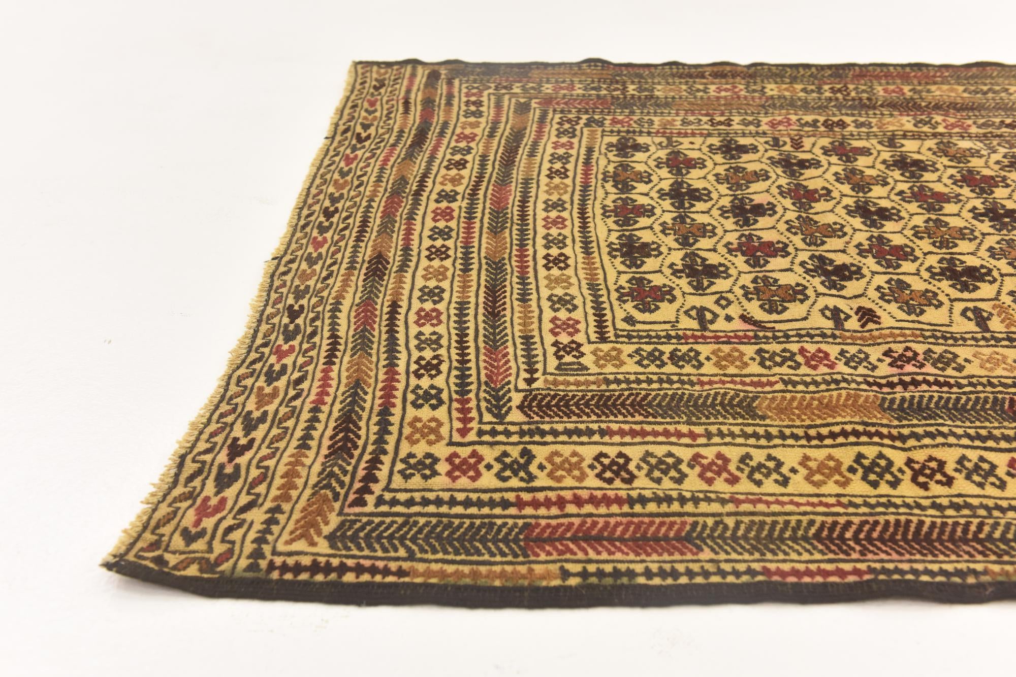 4' x 6' 3 Hand Knotted Sumak Wool Rug