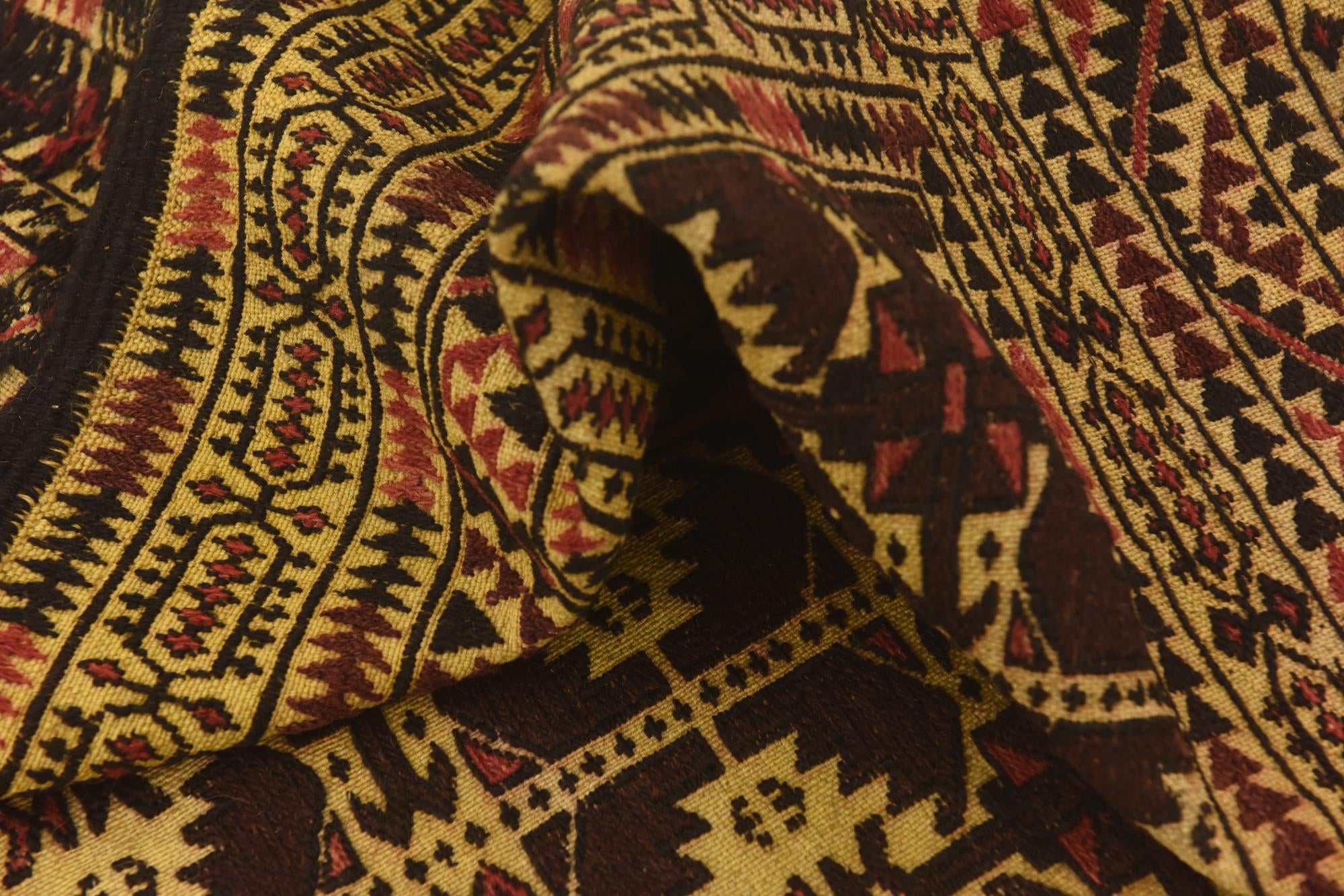 4' 3 x 6' 5 Hand Knotted Sumak Wool Rug