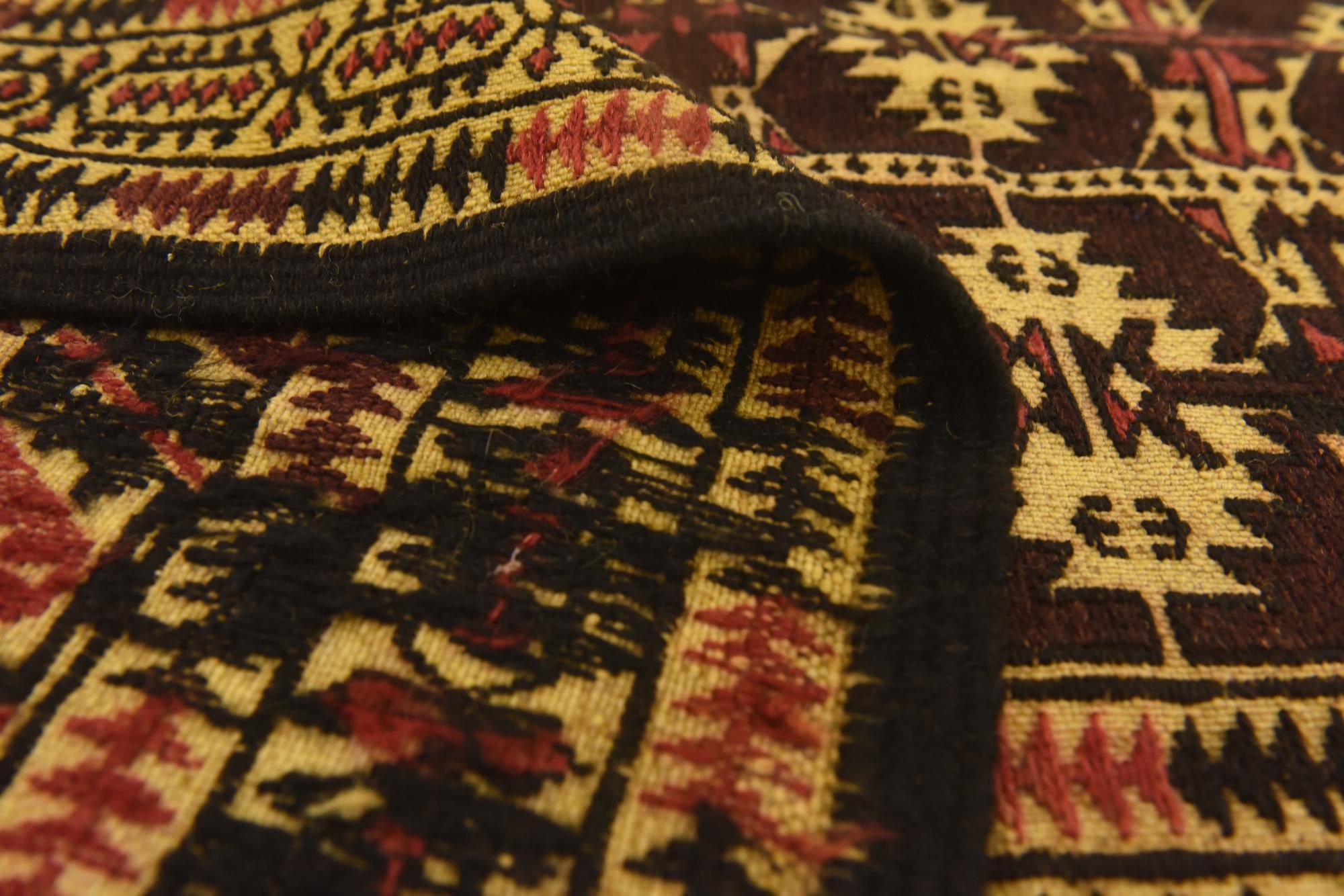 4' 3 x 6' 5 Hand Knotted Sumak Wool Rug