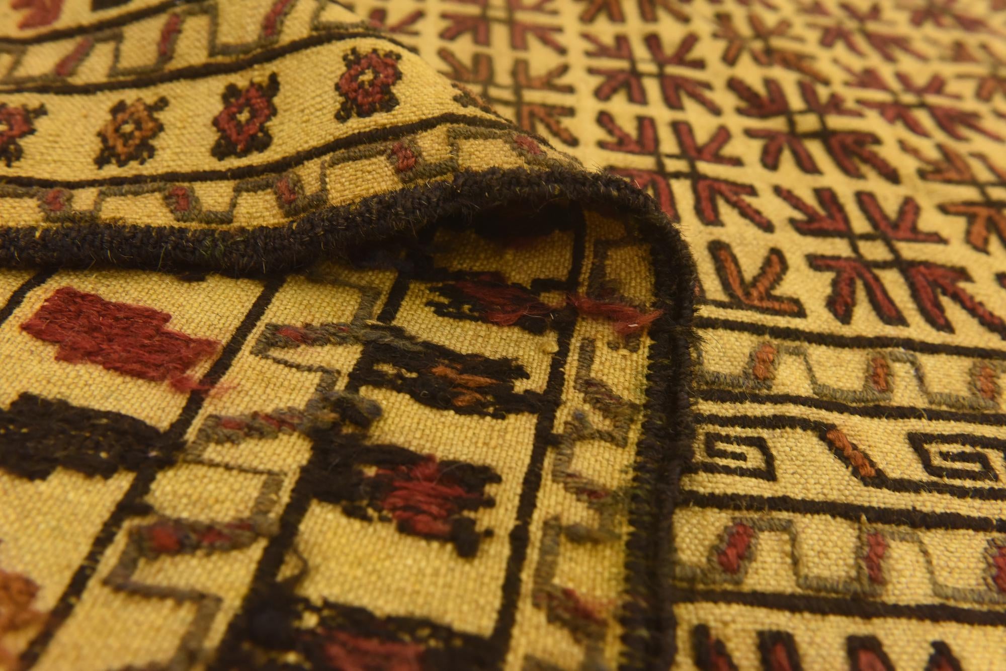4' x 6' 3 Hand Knotted Sumak Wool Rug