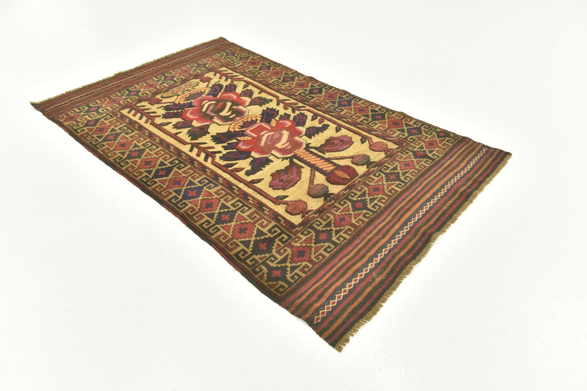 4' x 6' 7 Hand Knotted Sumak Wool Rug