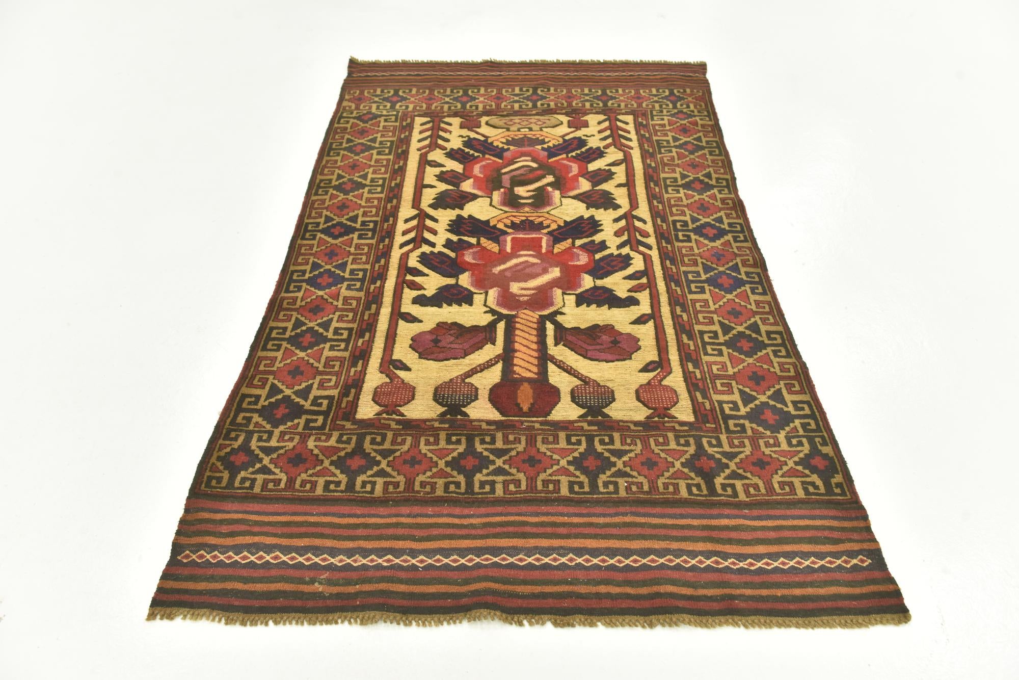 4' x 6' 7 Hand Knotted Sumak Wool Rug