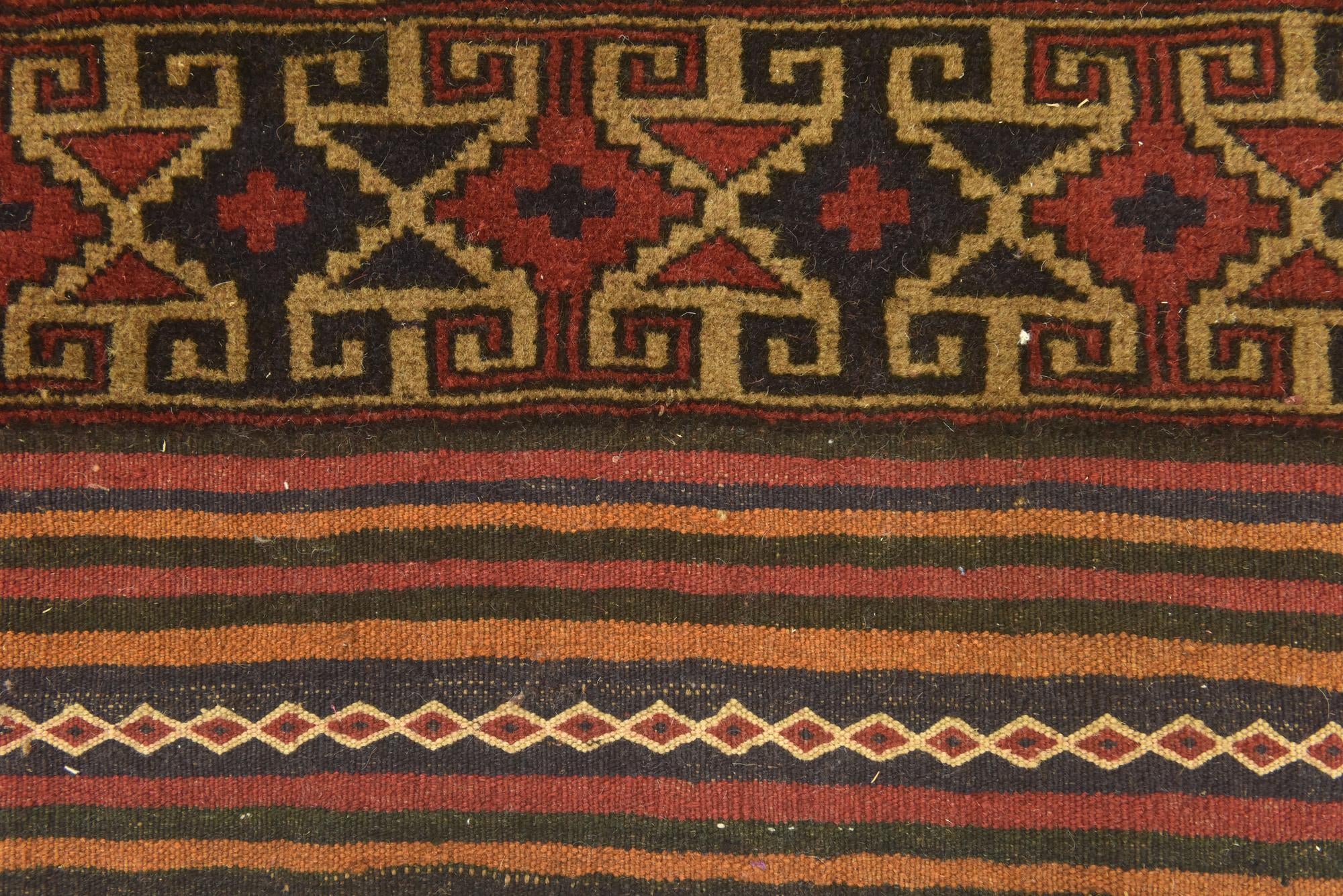 4' x 6' 7 Hand Knotted Sumak Wool Rug