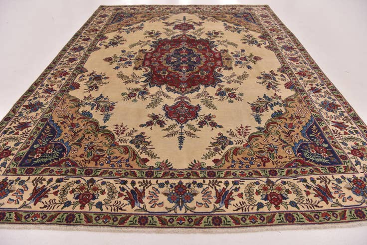 Detail image of 8' 2 x 11' 4 Hand Knotted Tabriz Persian Wool Rug