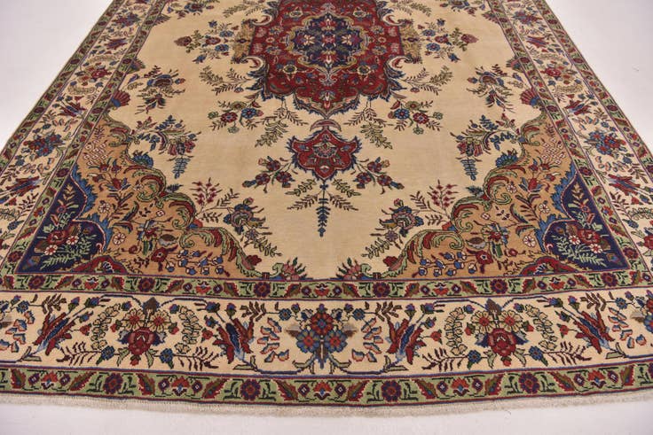 Detail image of 8' 2 x 11' 4 Hand Knotted Tabriz Persian Wool Rug