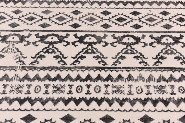 Detail image of 5' 3 x 7' 3 Tangier Rug