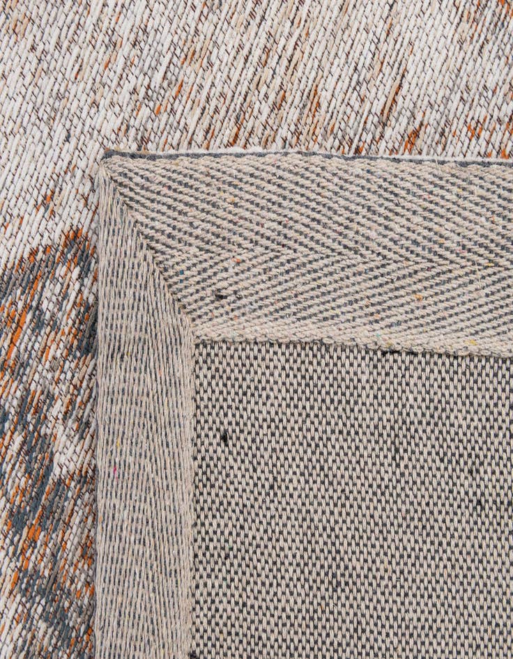 Detail image of 2' x 3' Timeles Rug
