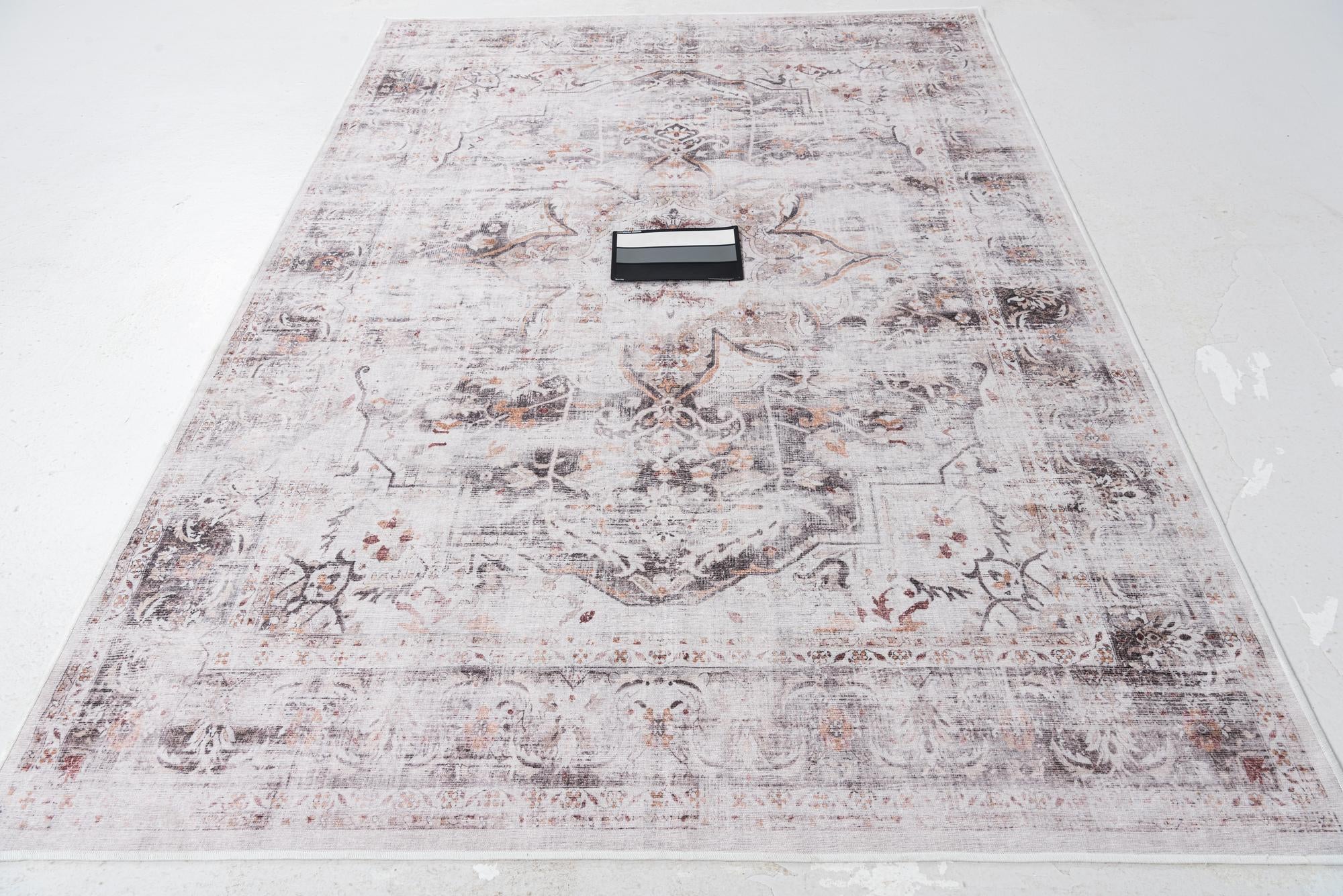 6' 2 x 9' Washable Timeless Rug