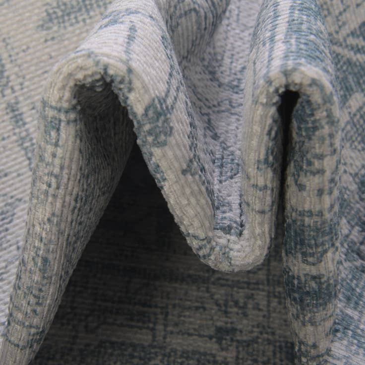 Detail image of 7' 6 x 10' 6 Washable Timeless Rug