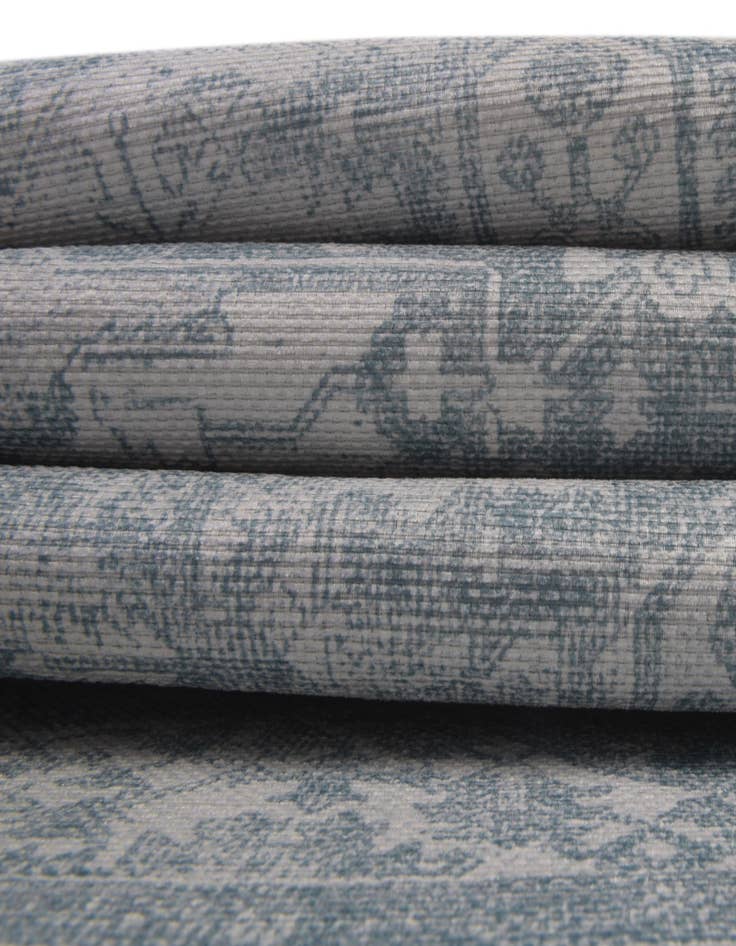 Detail image of 7' 6 x 10' 6 Washable Timeless Rug