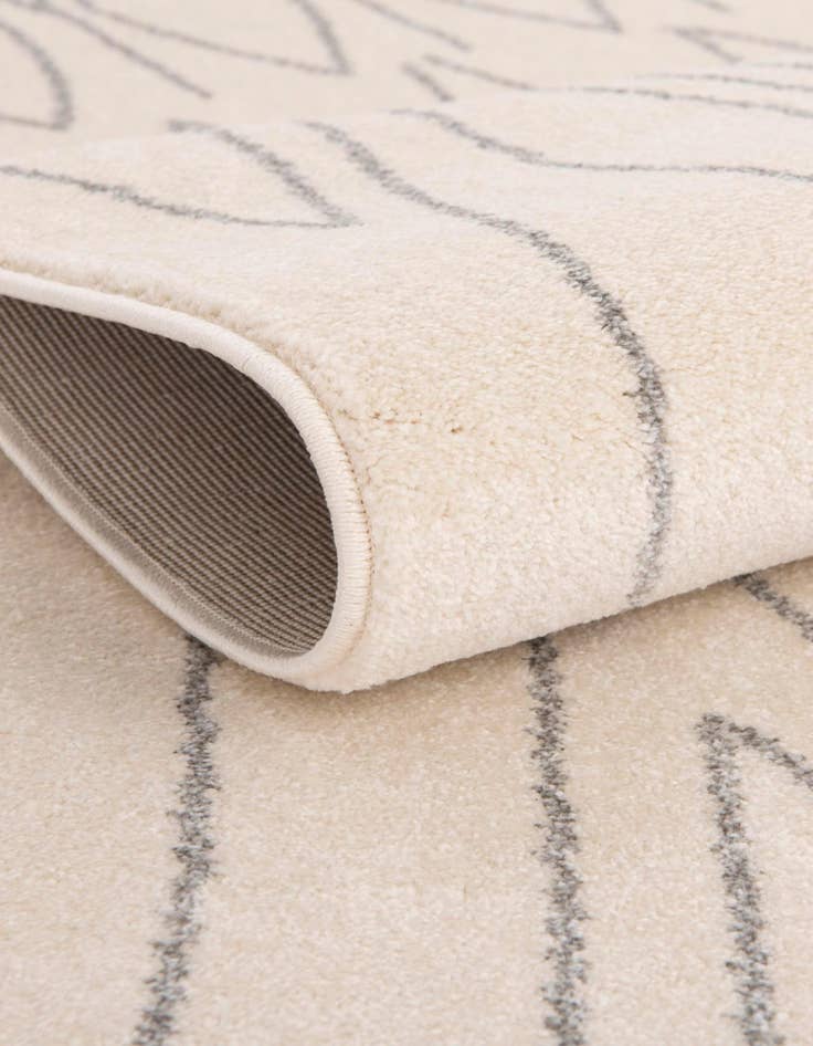 Detail image of 5' x 8' Titania Rug