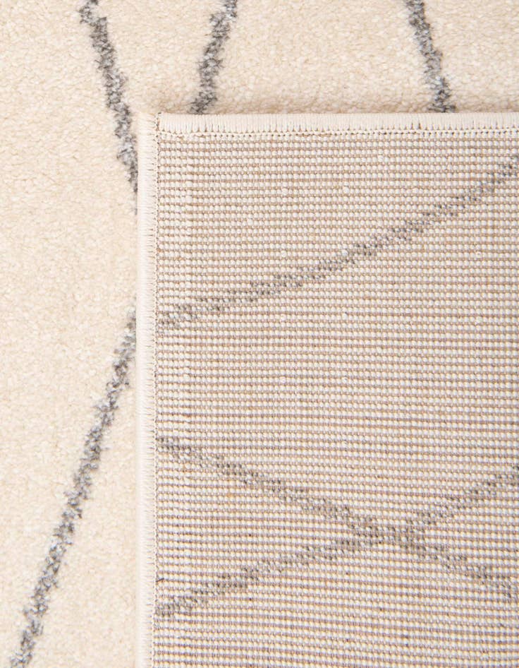 Detail image of 5' x 8' Titania Rug