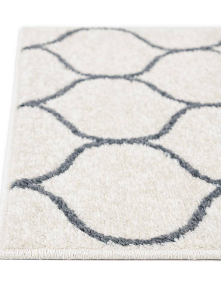 Detail image of 10' x 14' Trellis Frieze Rug