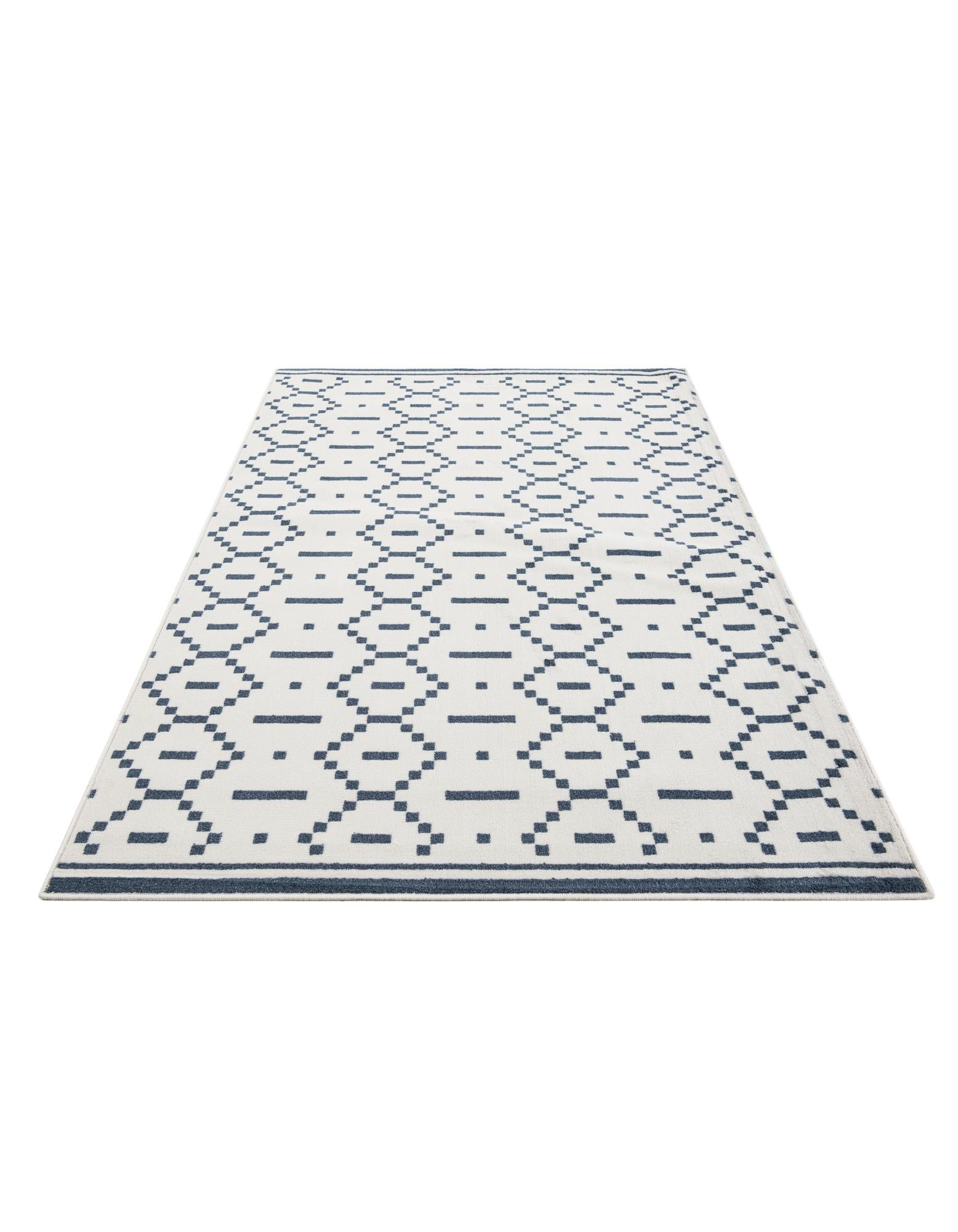 5' 3 x 7' 8 Trellis Rug