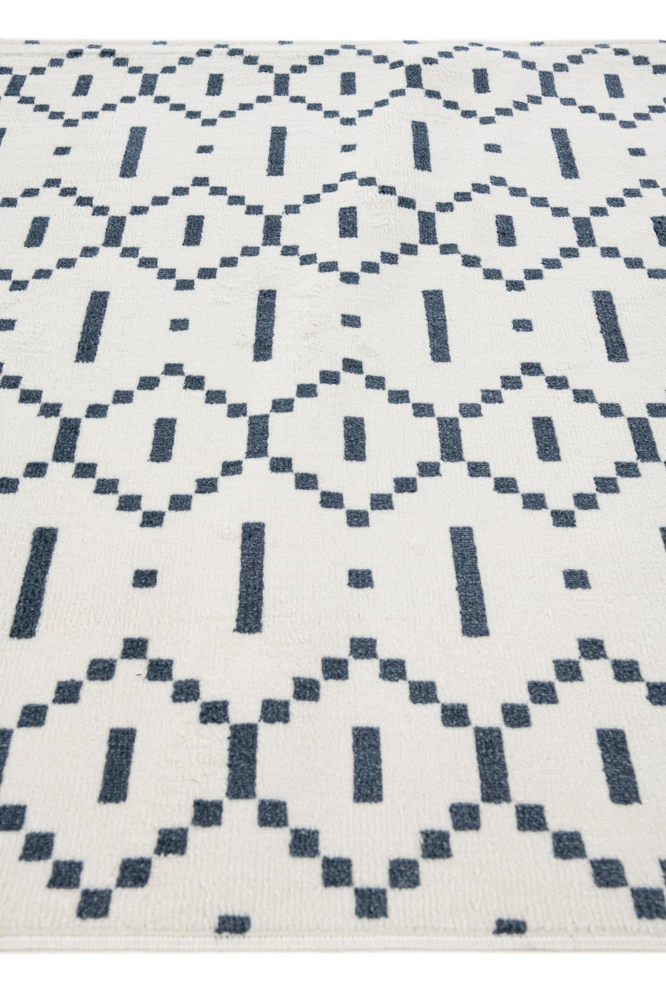 5' 3 x 7' 8 Trellis Rug