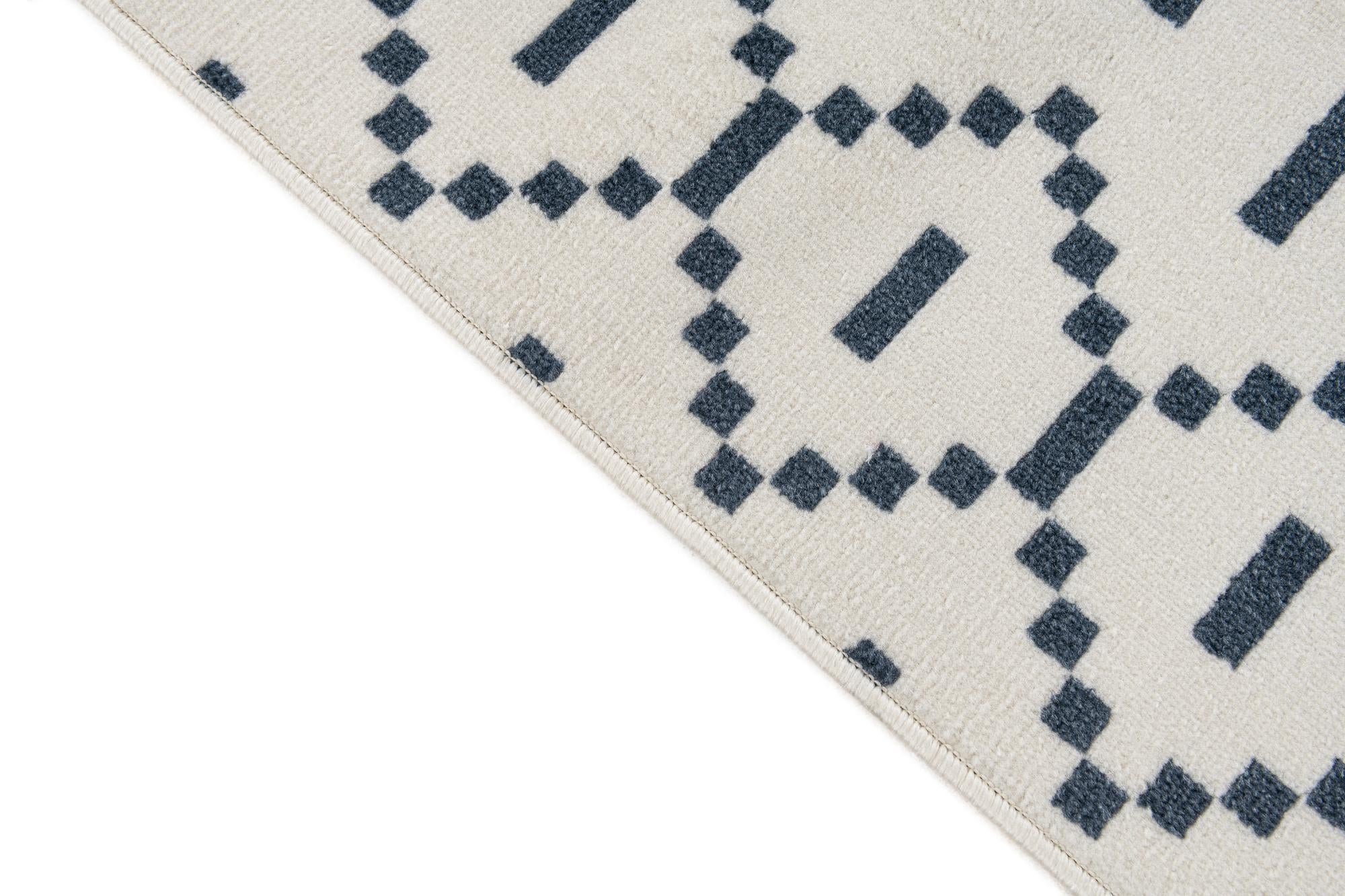 5' 3 x 7' 8 Trellis Rug