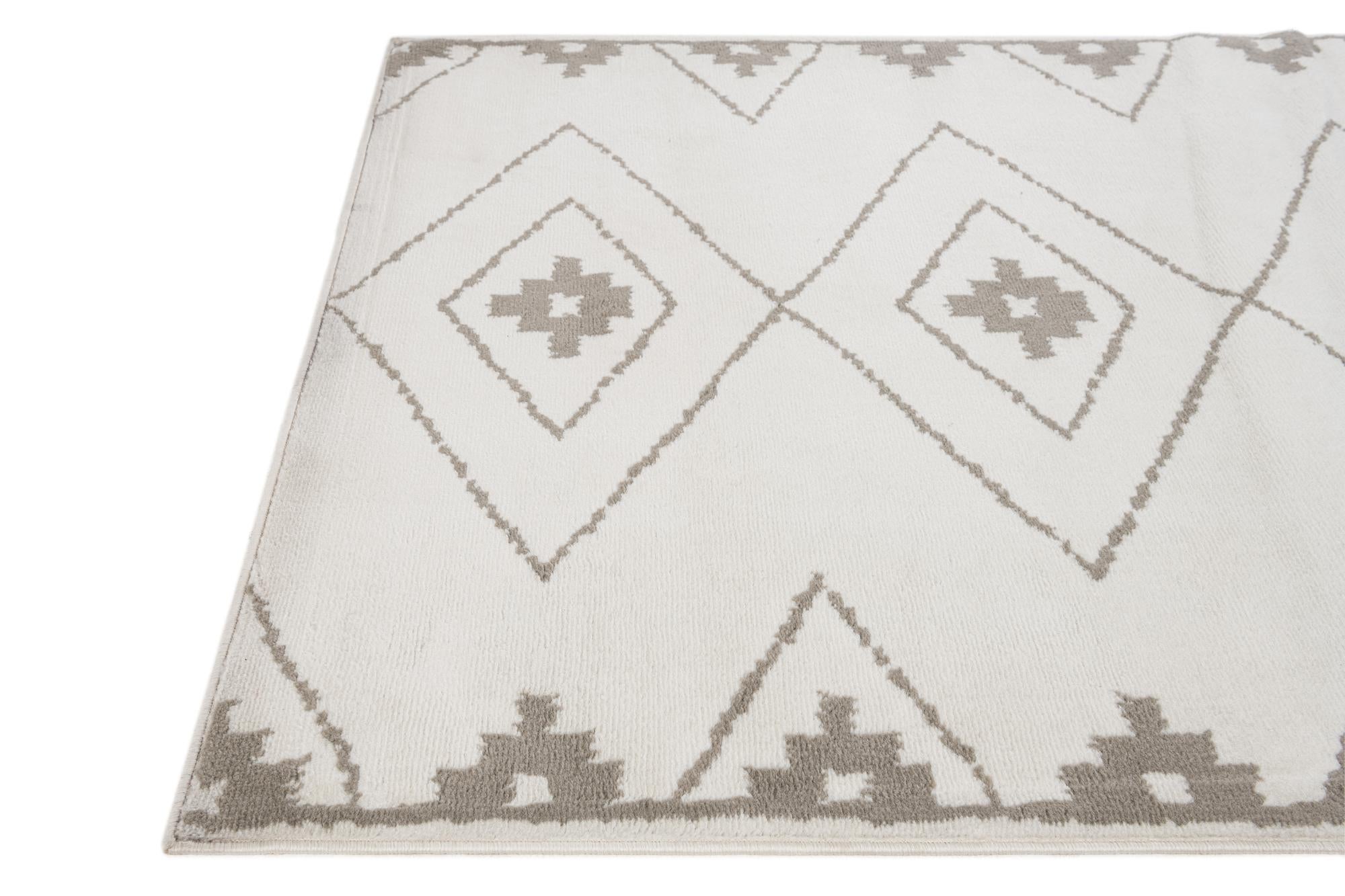 5' 3 x 7' 7 Trellis Rug