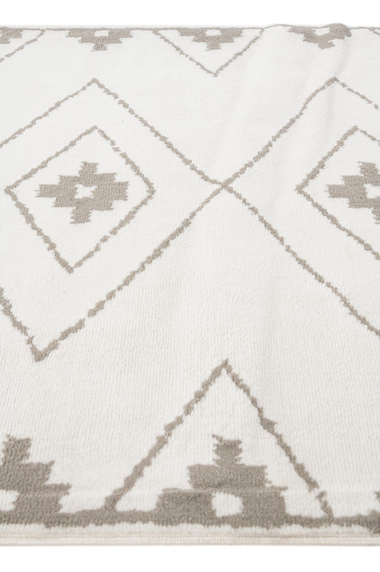 5' 3 x 7' 7 Trellis Rug