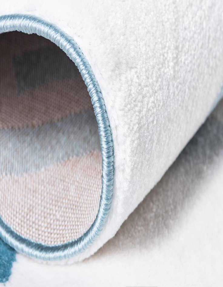 Detail image of 5' 3 x 7' 7 Trellis Rug