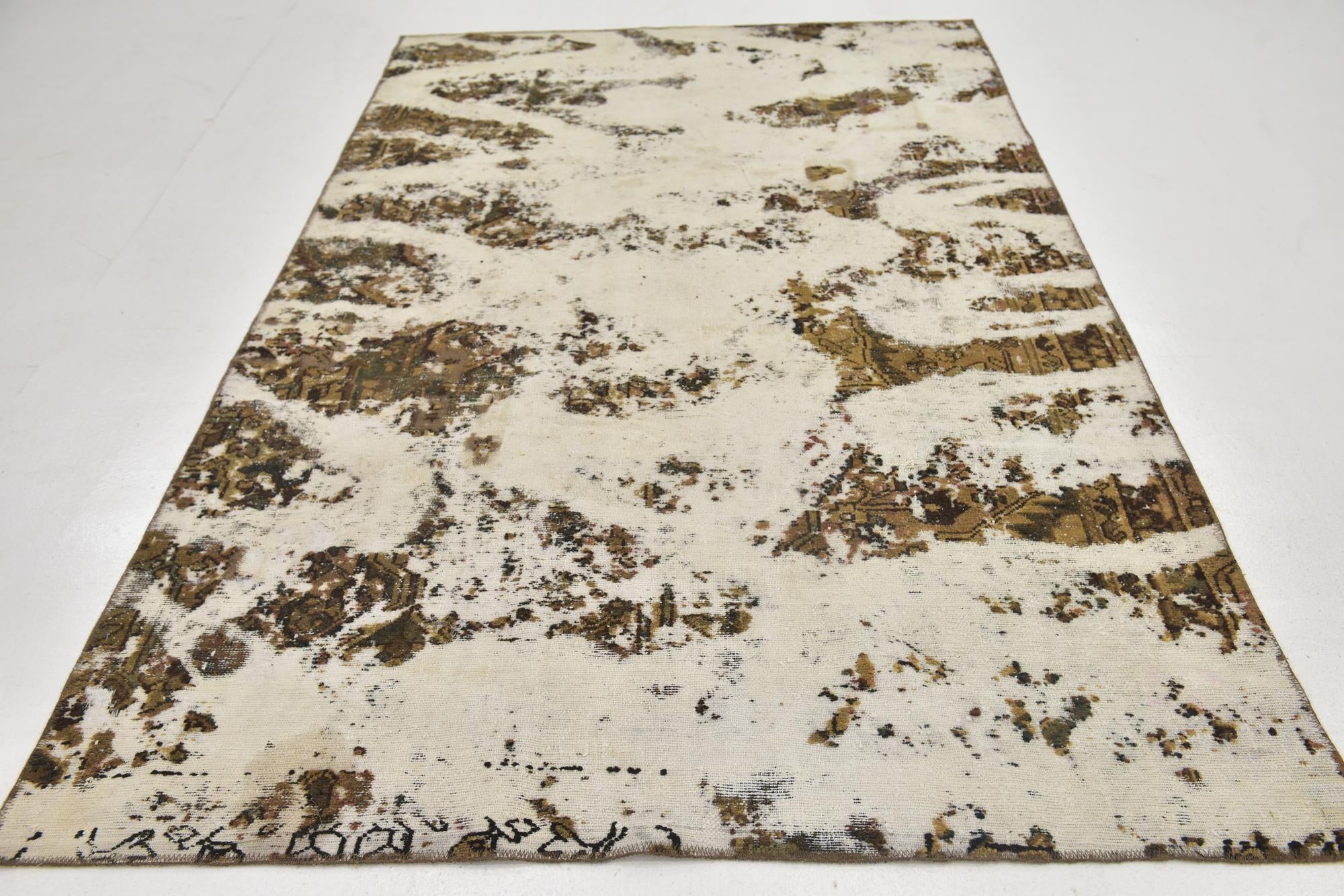 5' 6 x 9' Hand Knotted Ultra Vintage Persian Wool Rug