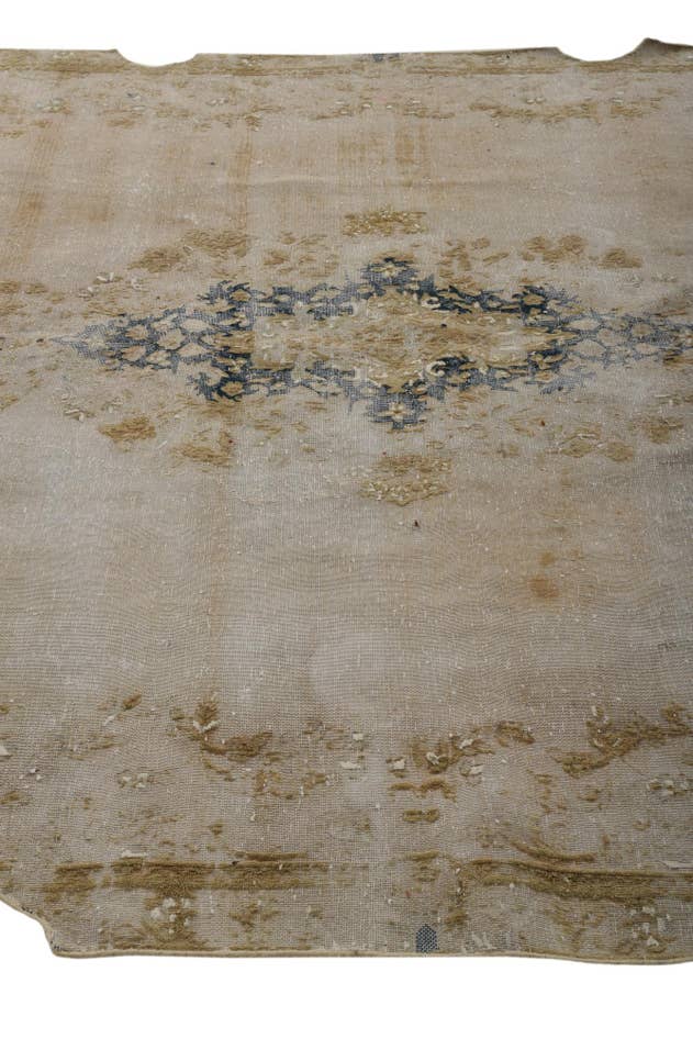 Detail image of 6' 8 x 9' 6 Hand Knotted Ultra Vintage Persian Wool Rug
