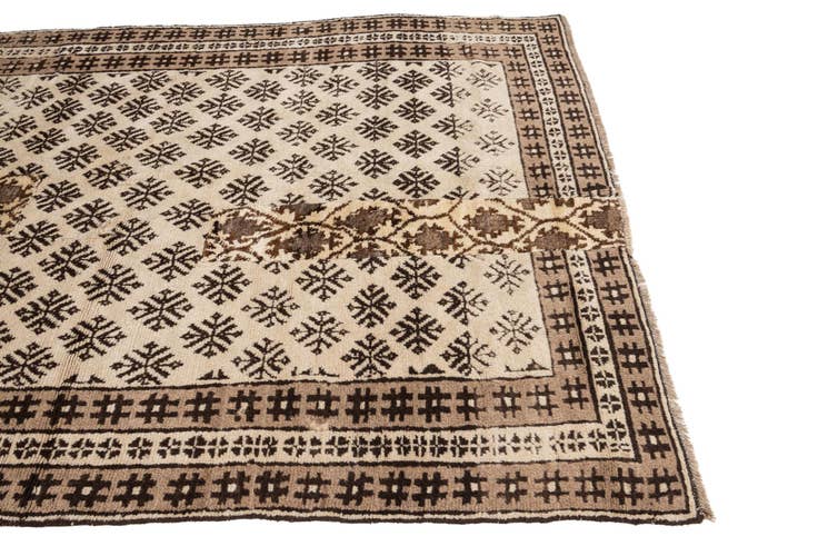 Detail image of 5' 8 x 7' 10 Hand Knotted Ultra Vintage Persian Wool Rug