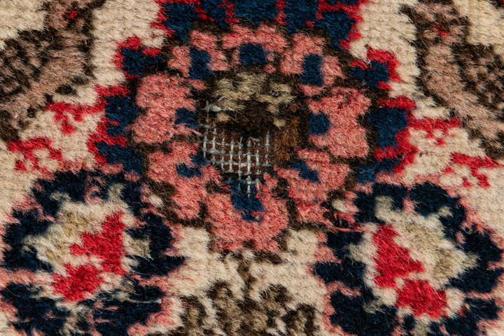 6' 11 x 9' 9 Hand Knotted Varamin Wool Rug