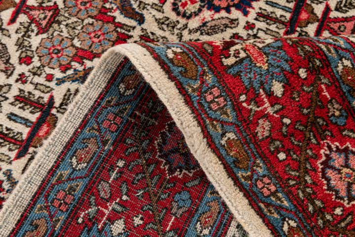 6' 11 x 9' 9 Hand Knotted Varamin Wool Rug