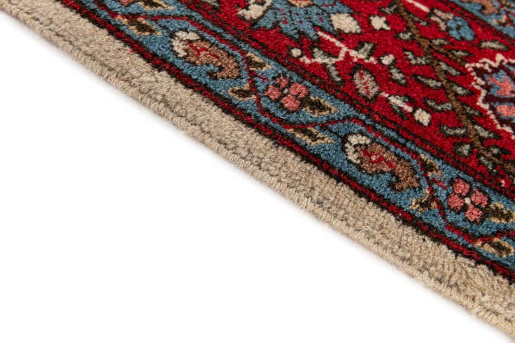 Detail image of 6' 11 x 9' 9 Hand Knotted Varamin Wool Rug