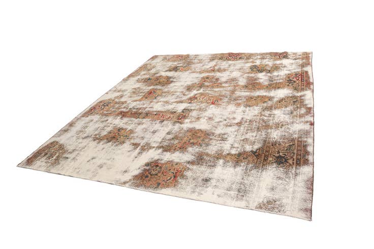 Detail image of 9' 2 x 11' Vintage Royal Rug