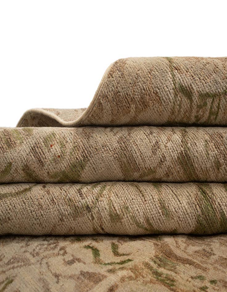 Detail image of 6' 7 x 9' 6 Vintage Rug