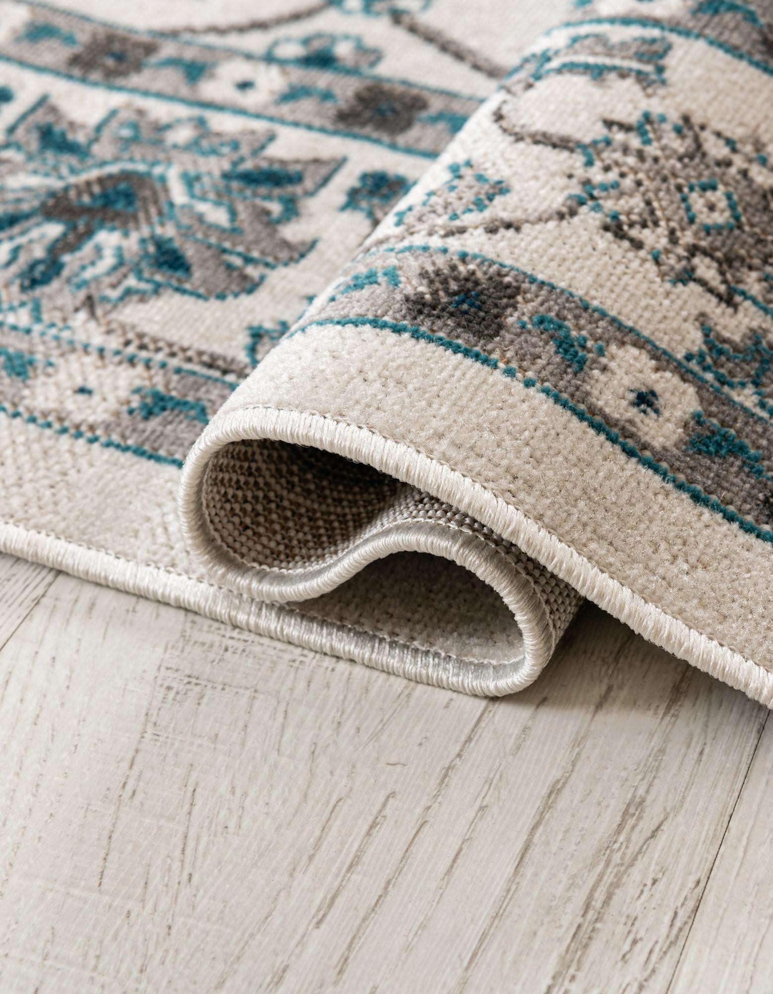5' 3 x 5' 3 Aarhus Round Rug